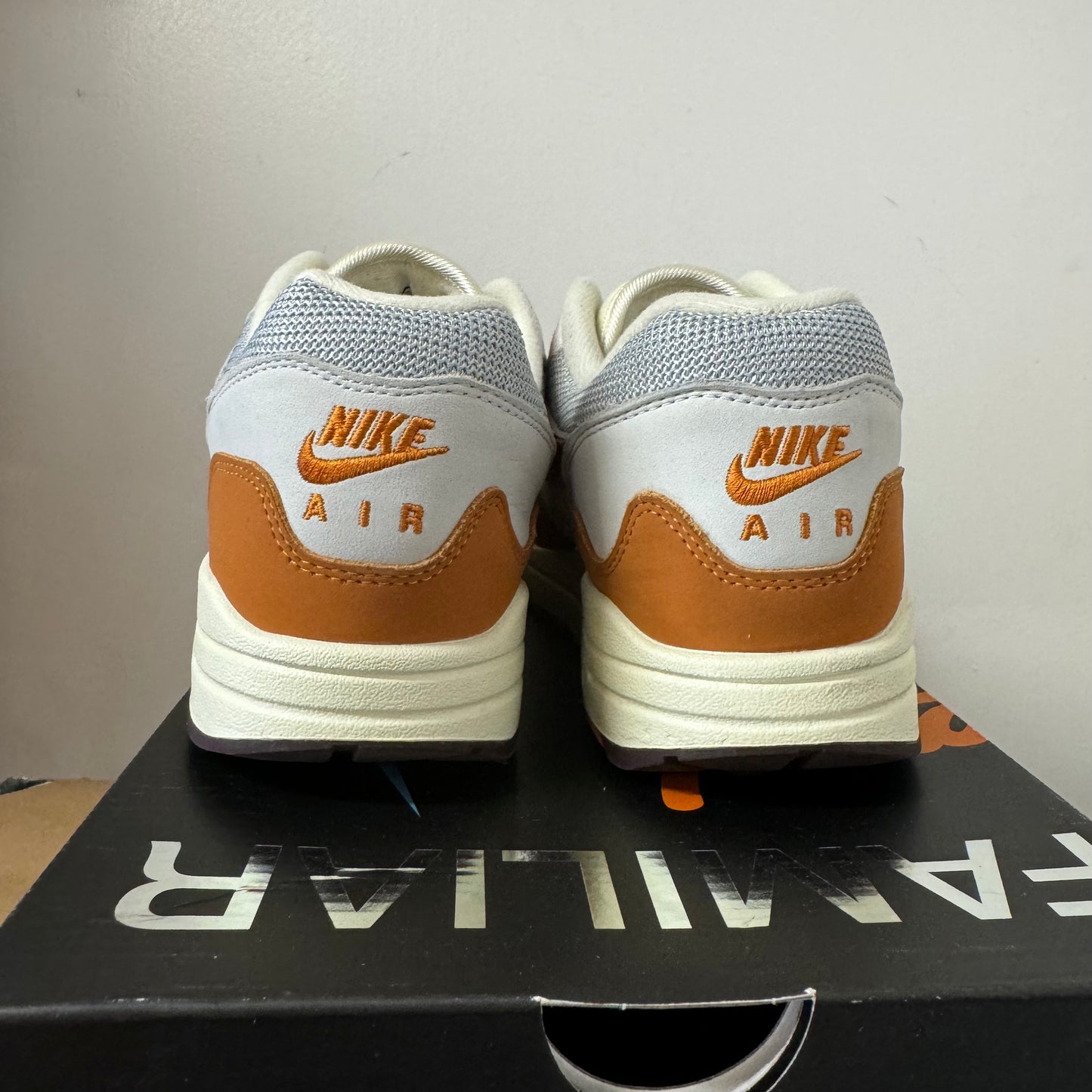 NIKE AIR MAX 1 PATTA MONARCH UK7.5 (USED)