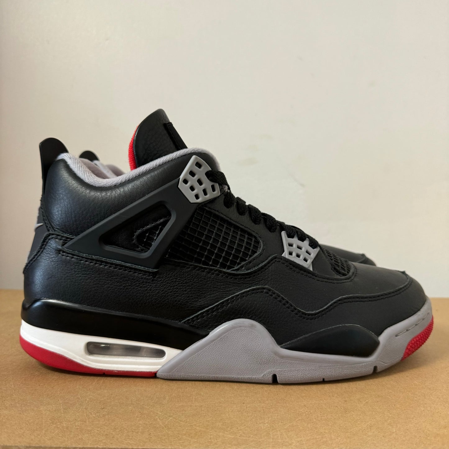 AIR JORDAN 4 BRED REIMAGINED UK9 (USED)