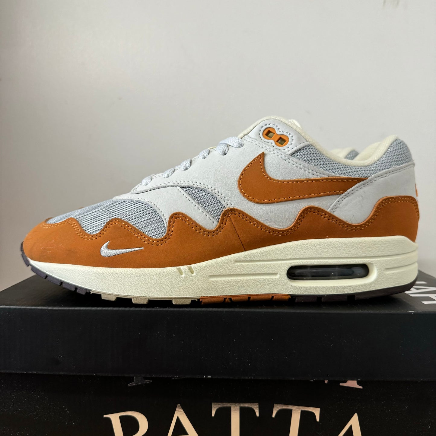 NIKE AIR MAX 1 PATTA MONARCH UK8 (USED)