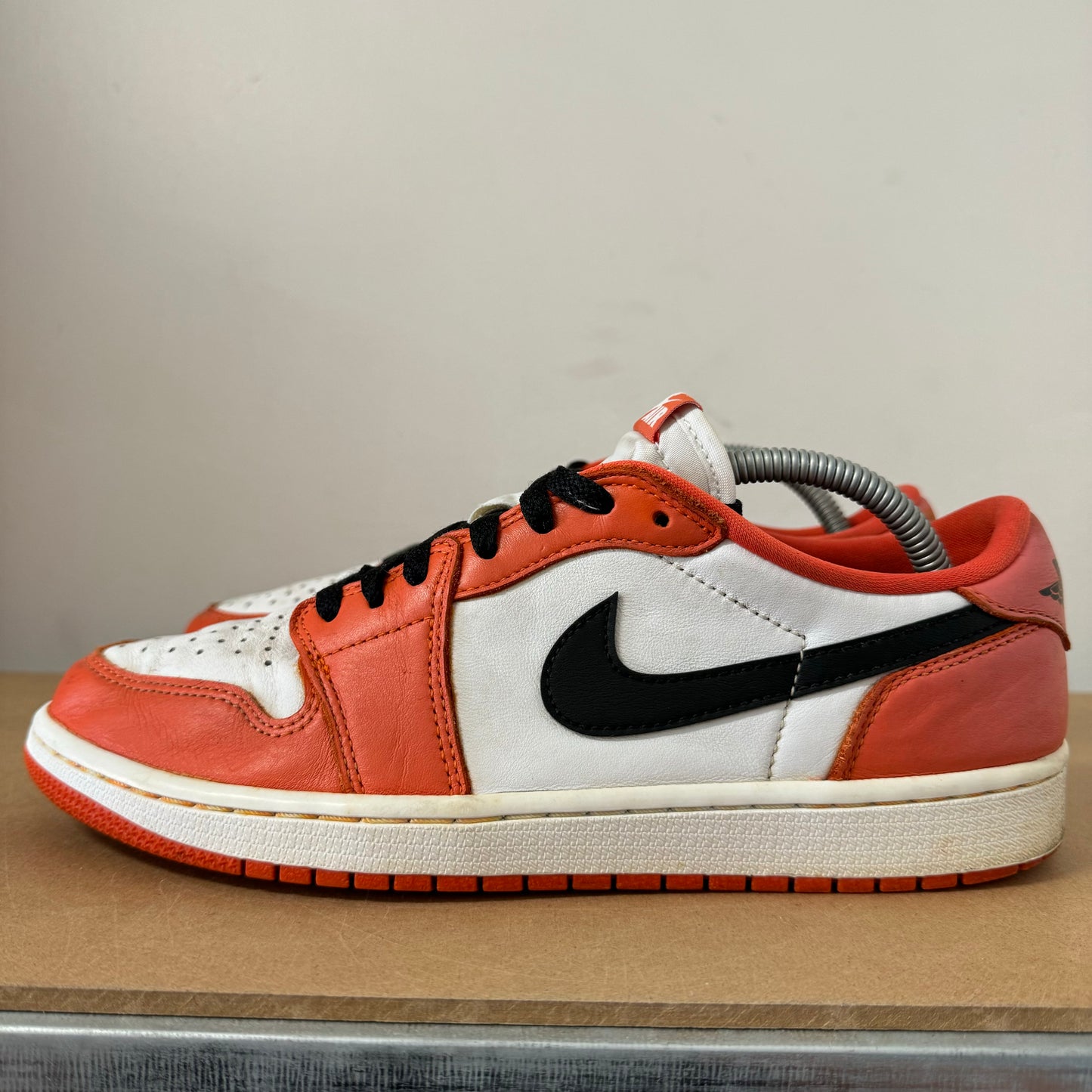 AIR JORDAN 1 LOW STARFISH UK8 (USED)