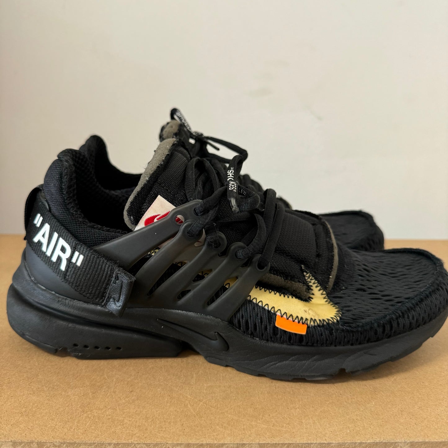 OFF-WHITE X NIKE AIR PRESTO BLACK UK7 (USED)