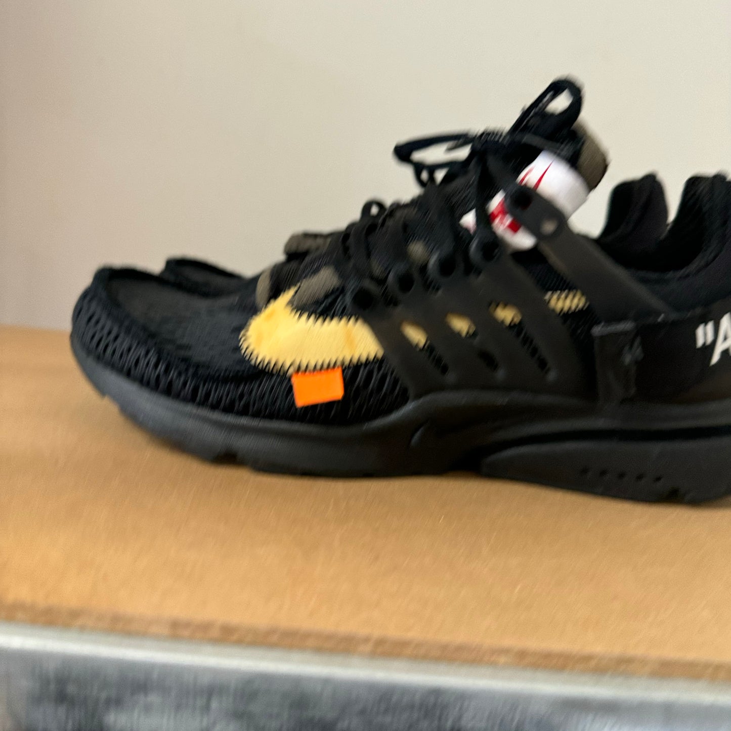 OFF-WHITE X NIKE AIR PRESTO BLACK UK7 (USED)