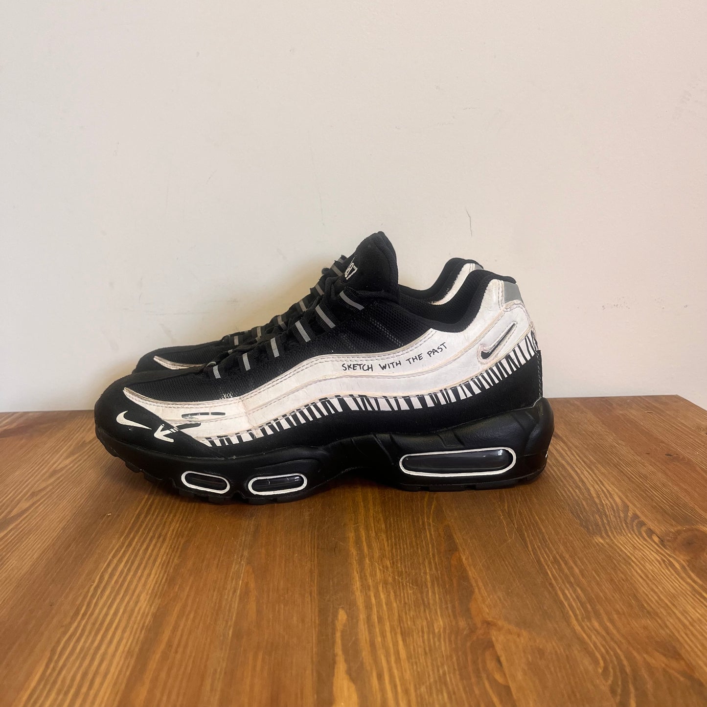 NIKE AIR MAX 95 SKETCH PACK UK9 (USED)