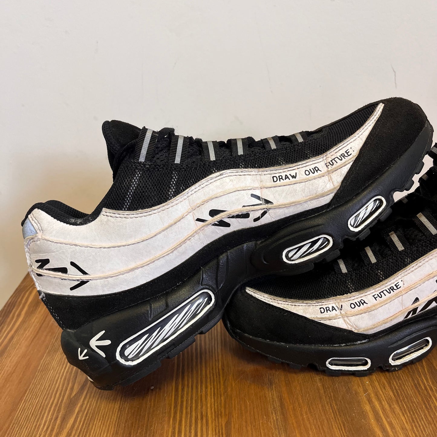 NIKE AIR MAX 95 SKETCH PACK UK9 (USED)