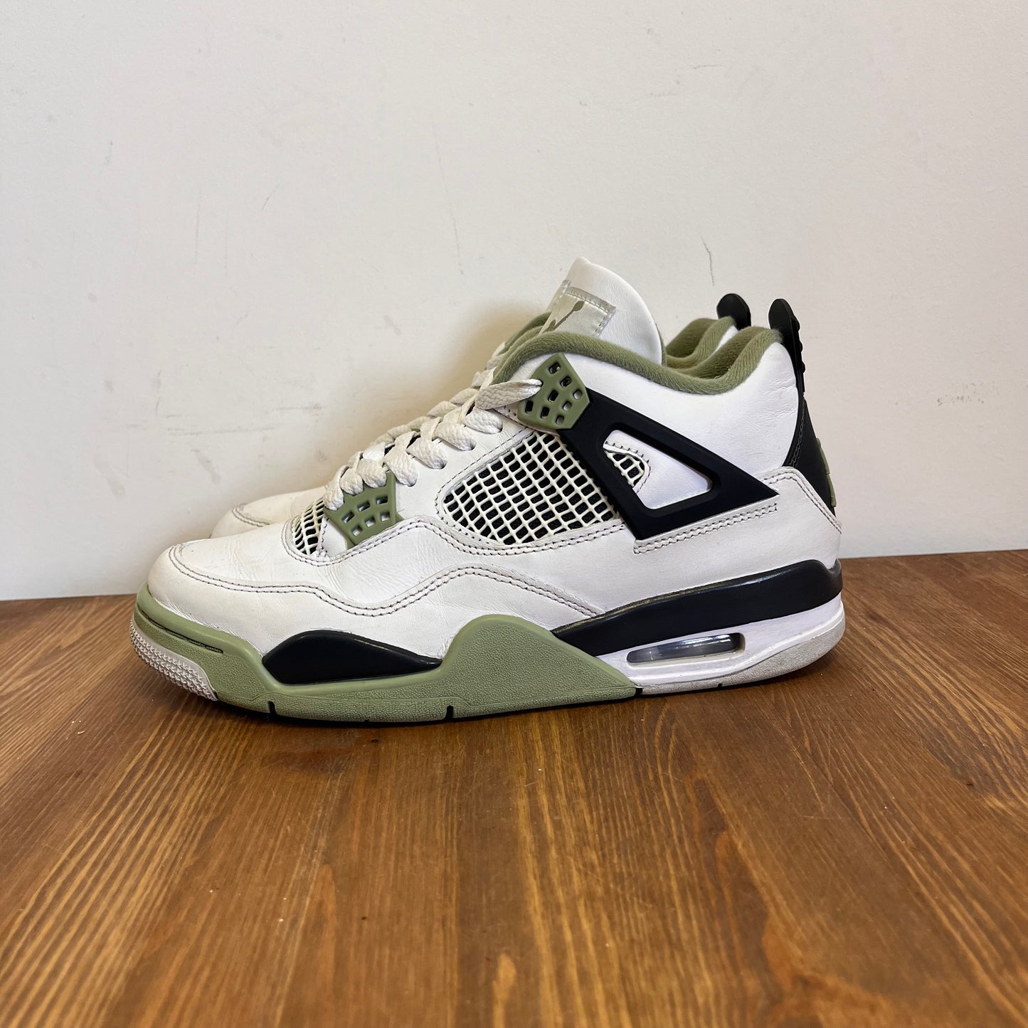 AIR JORDAN 4 SEAFOAM (W) UK6 (USED)