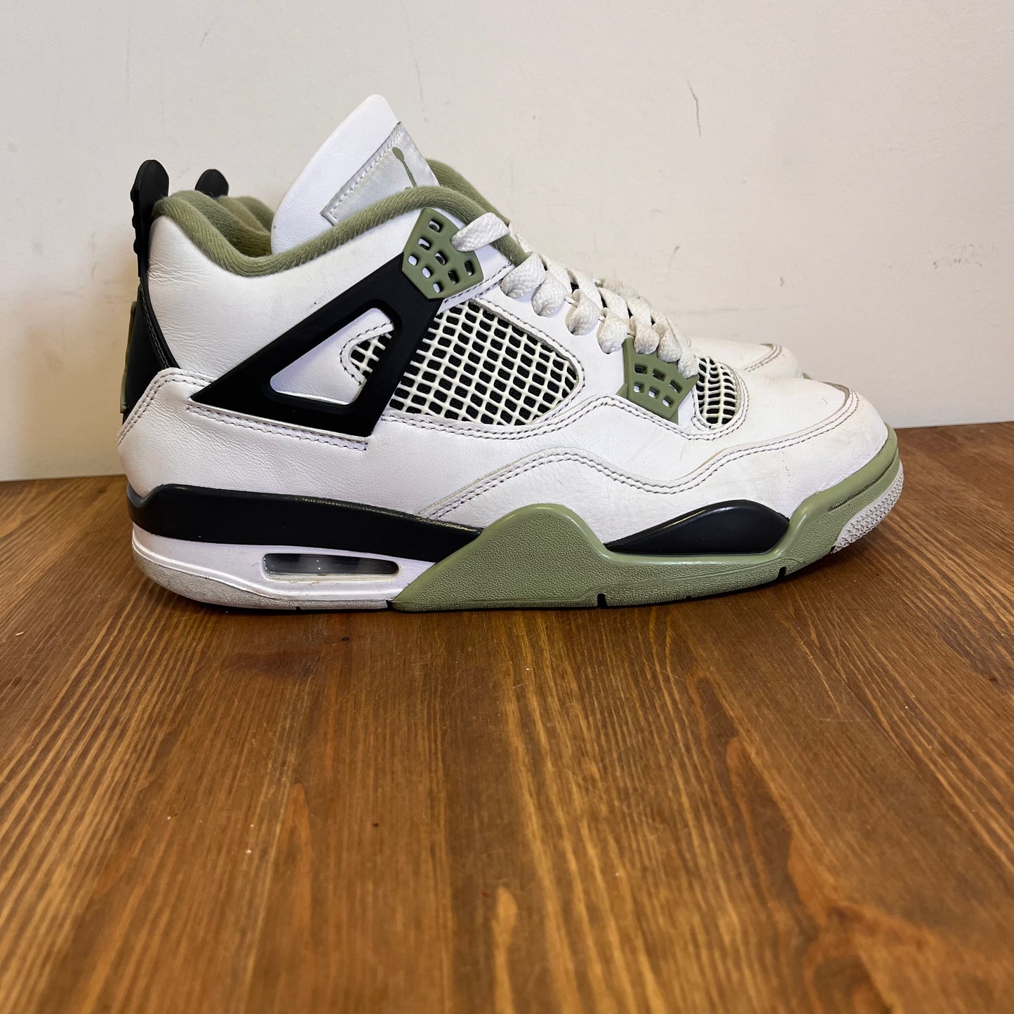 AIR JORDAN 4 SEAFOAM (W) UK6 (USED)