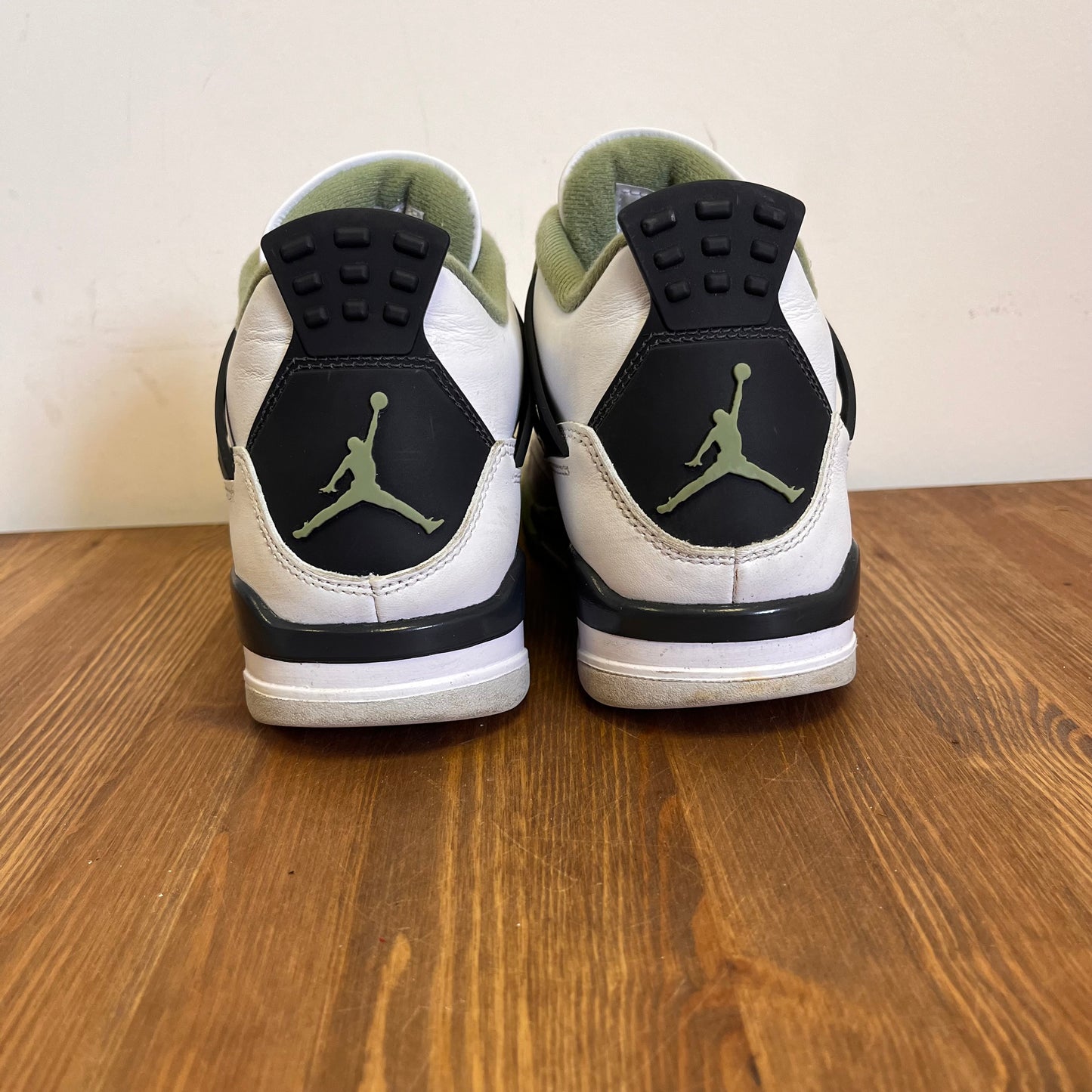 AIR JORDAN 4 SEAFOAM (W) UK6 (USED)