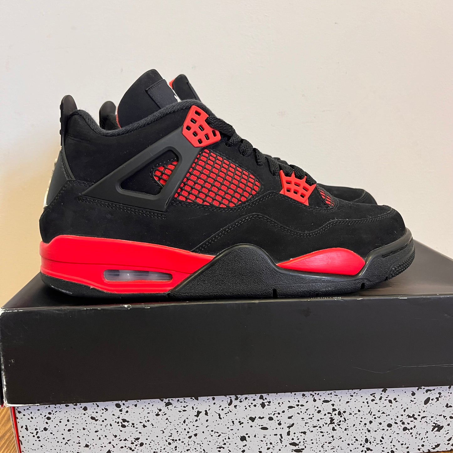 AIR JORDAN 4 RED THUNDER UK8 (USED)