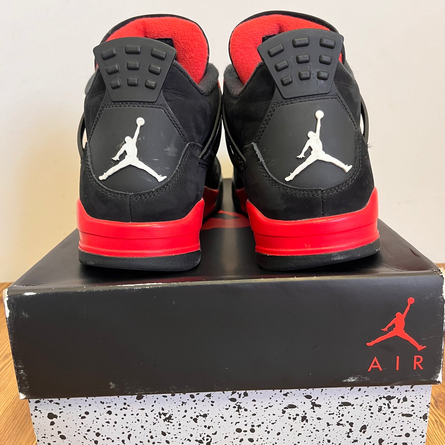 AIR JORDAN 4 RED THUNDER UK8 (USED)