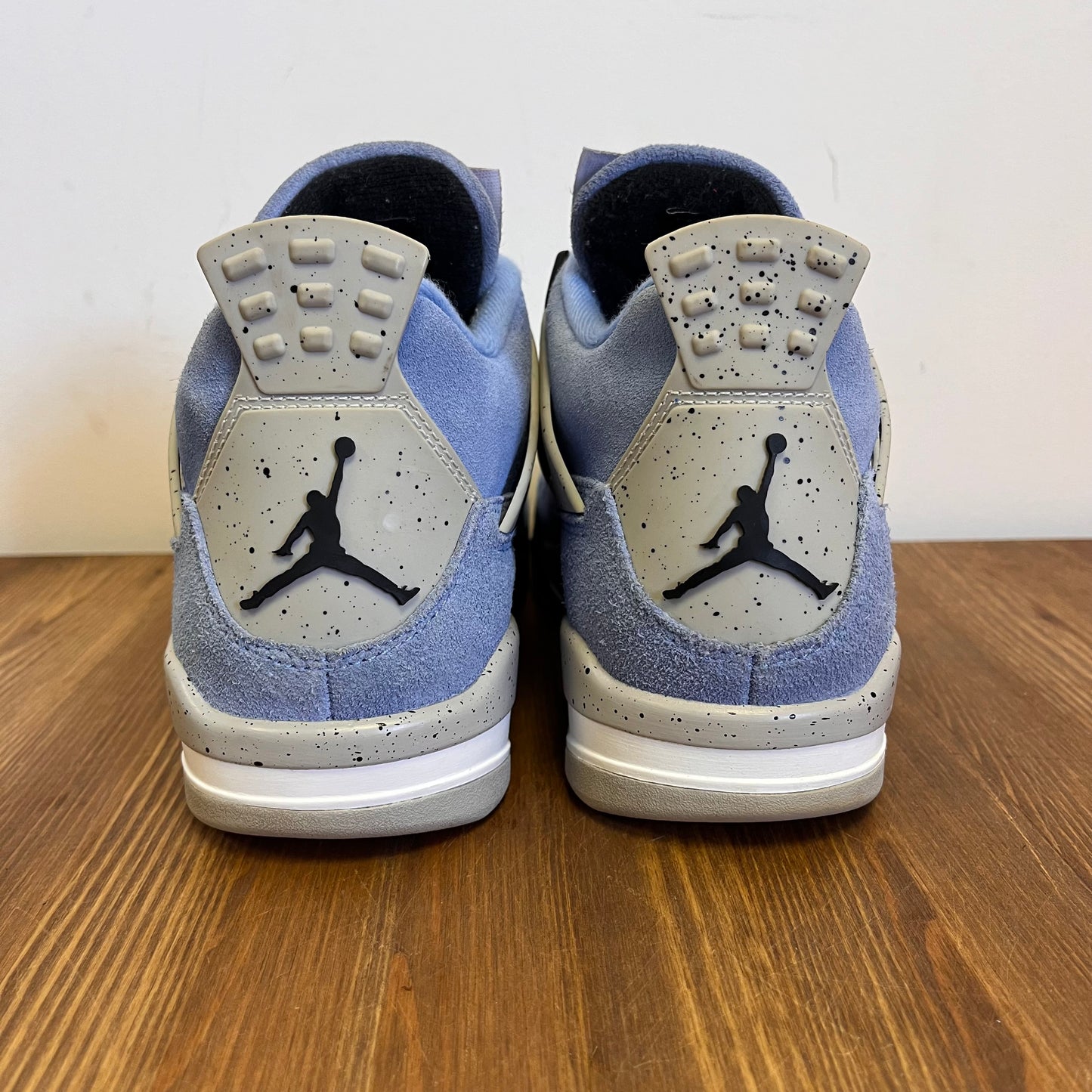 AIR JORDAN 4 UNIVERSITY BLUE UK6 (USED)