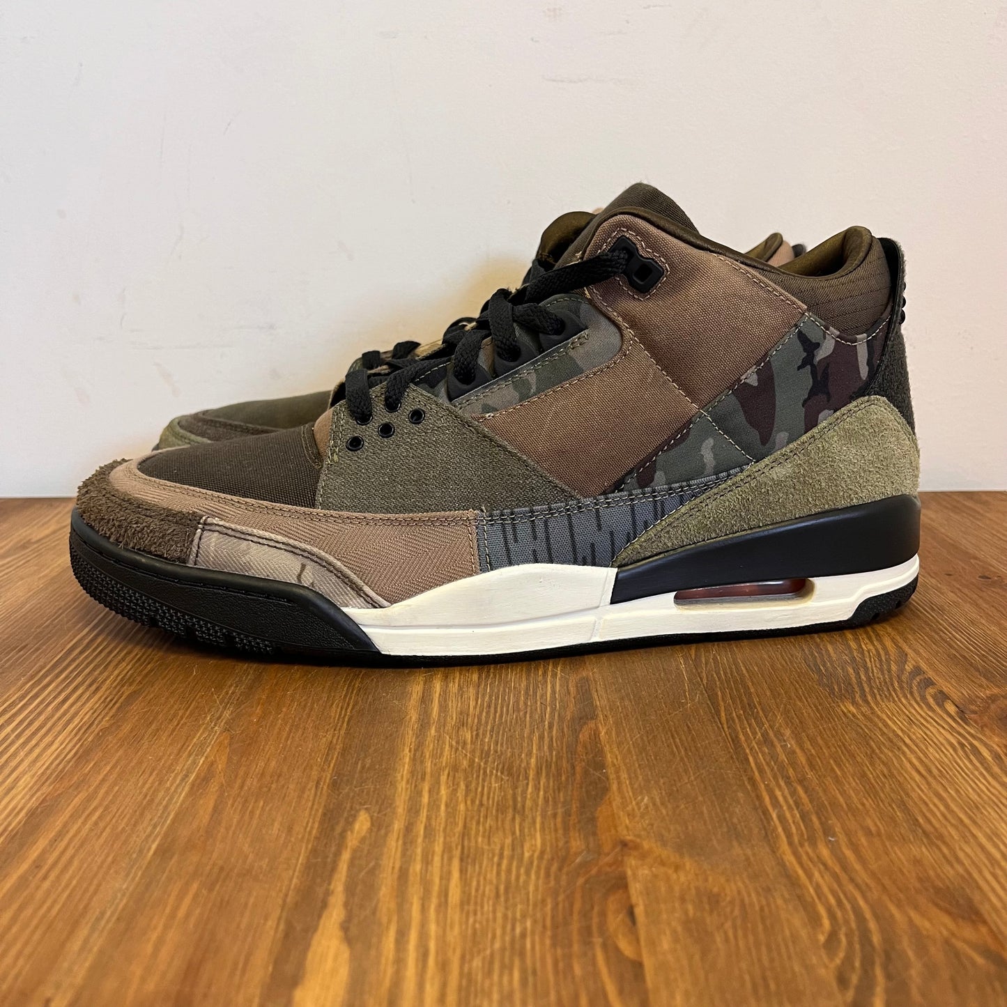 AIR JORDAN 3 PATCHWORK CAMO UK9 (USED)