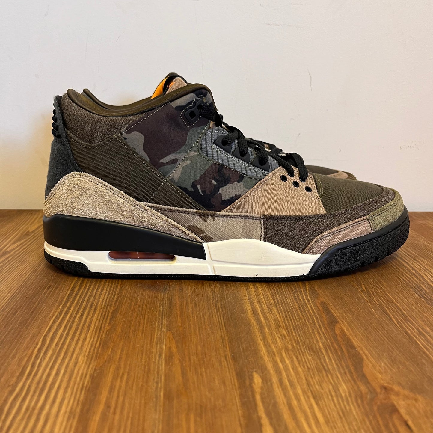 AIR JORDAN 3 PATCHWORK CAMO UK9 (USED)