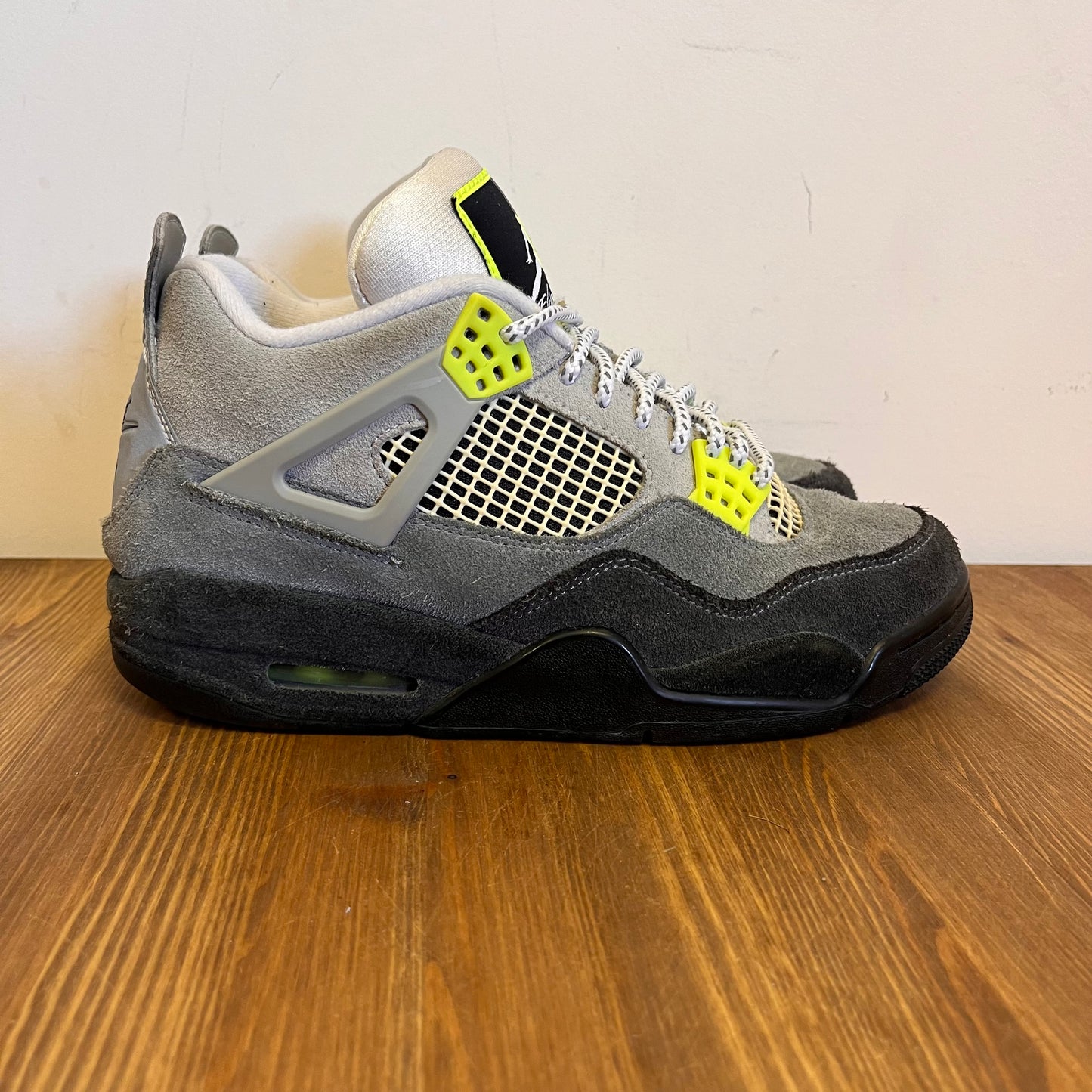 AIR JORDAN 4 NEON 95 UK6 (USED)