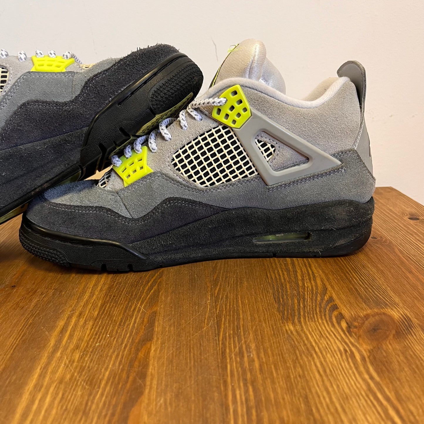 AIR JORDAN 4 NEON 95 UK6 (USED)