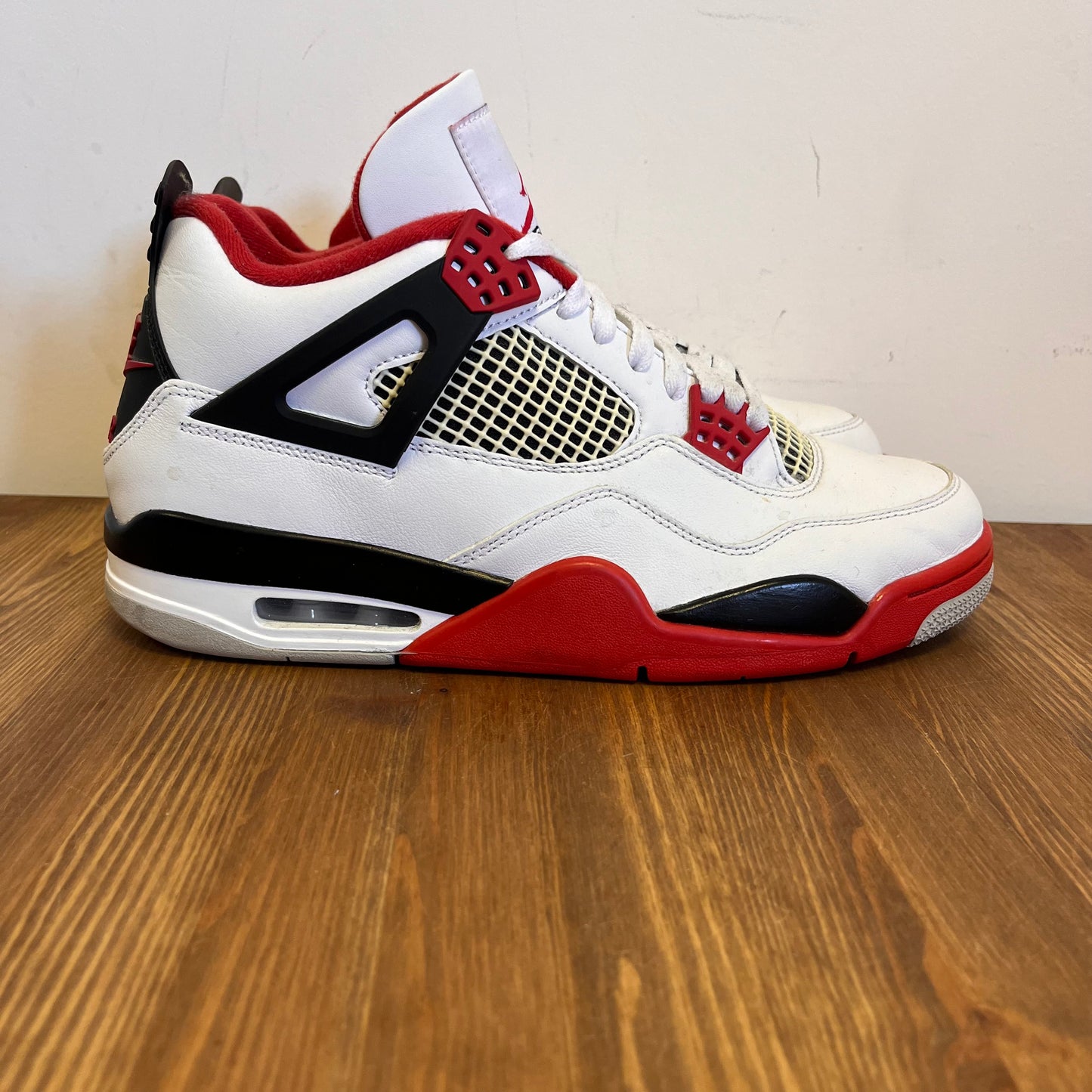 AIR JORDAN 4 FIRE RED 2020 UK9 (USED)