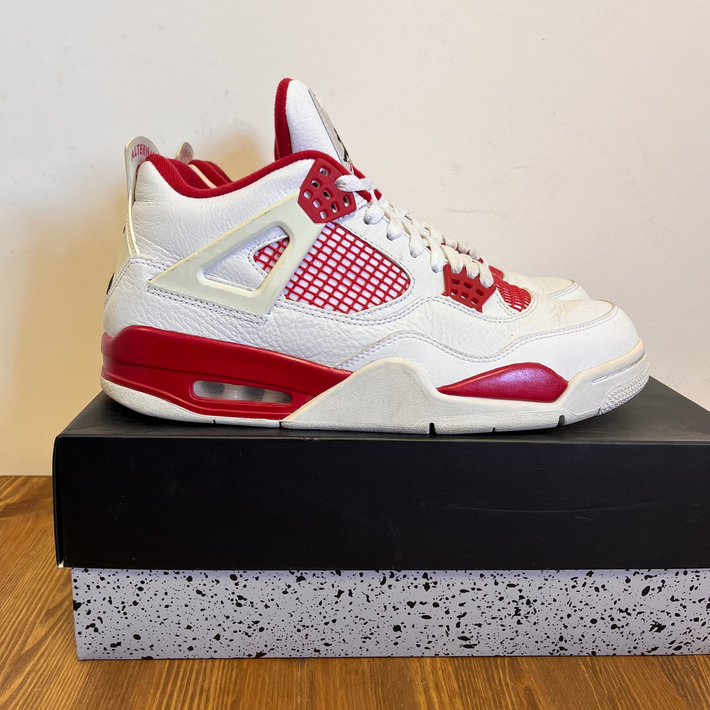 AIR JORDAN 4 ALTERNATE 89 UK9 (USED)