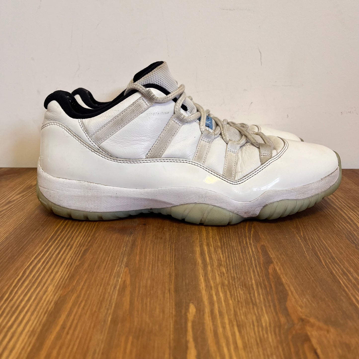 AIR JORDAN 11 LOW LEGEND BLUE UK11 (USED)