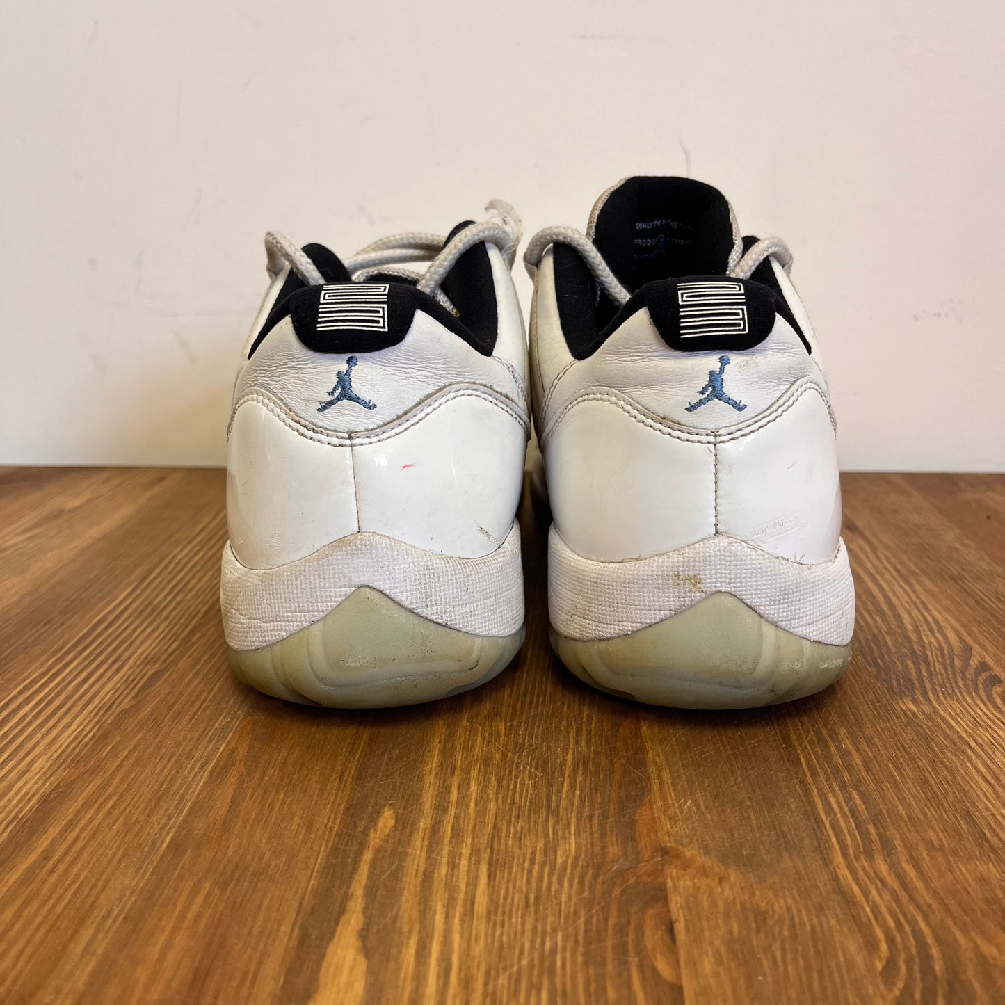 AIR JORDAN 11 LOW LEGEND BLUE UK11 (USED)