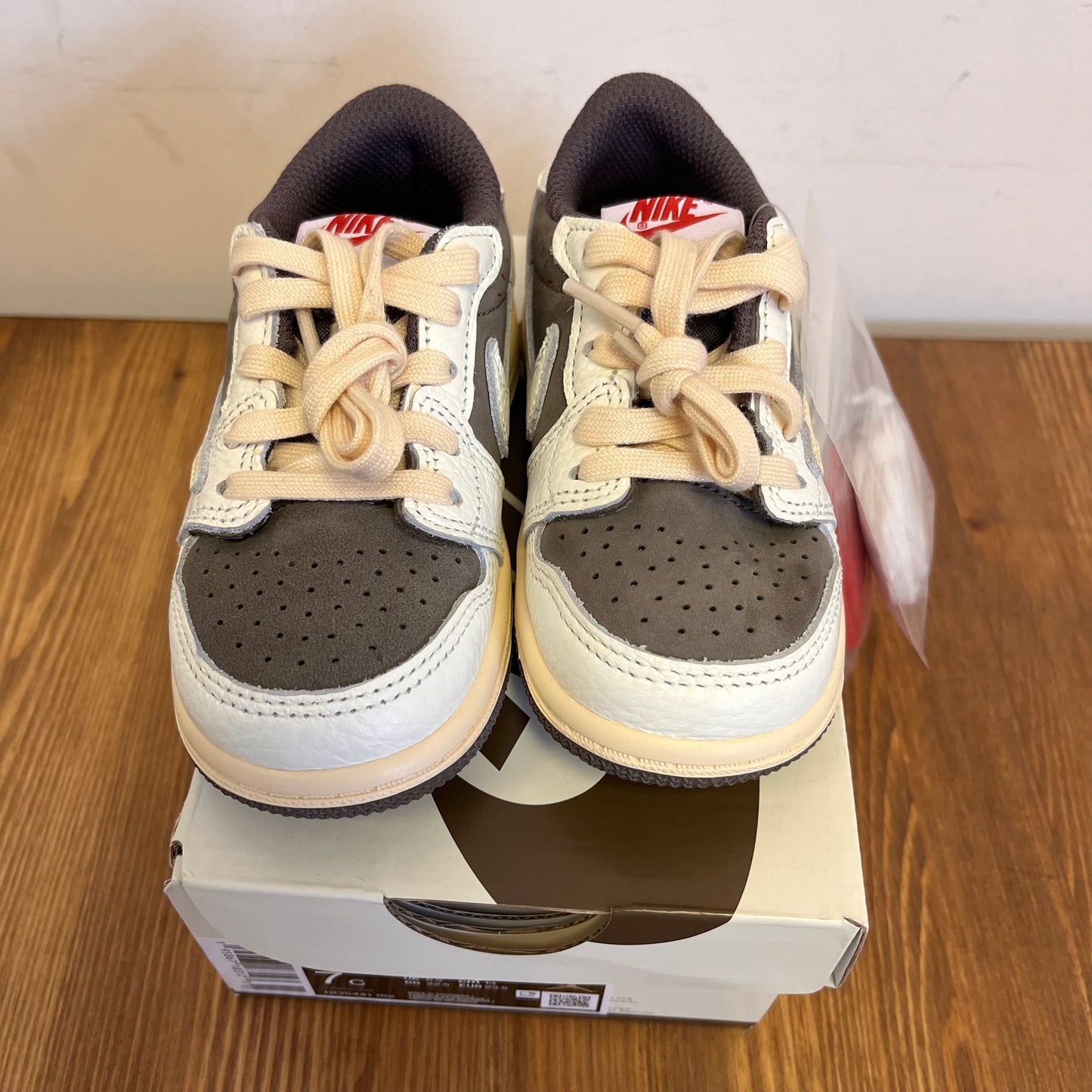 AIR JORDAN 1 LOW TRAVIS SCOTT REVERSE MOCHA (TD) UK 6.5 (NEW)