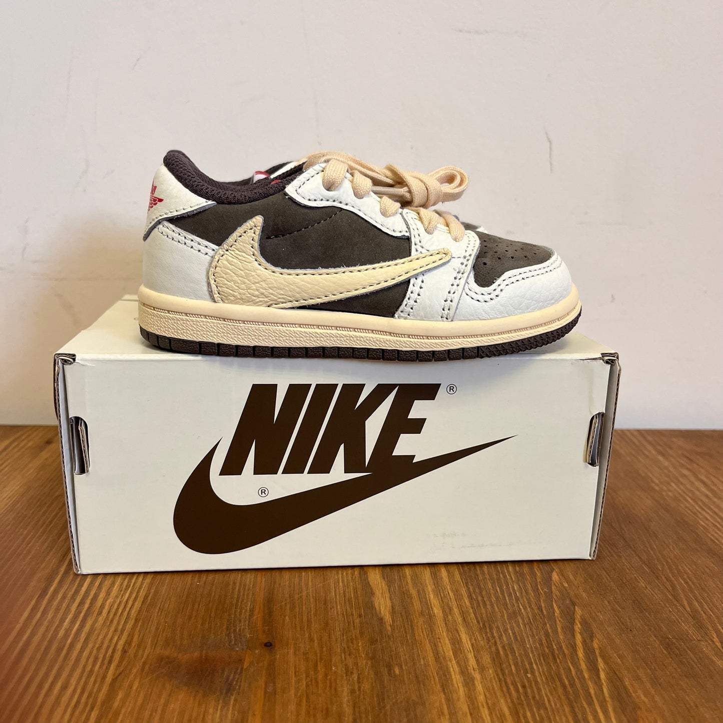 AIR JORDAN 1 LOW TRAVIS SCOTT REVERSE MOCHA (TD) UK 6.5 (NEW)