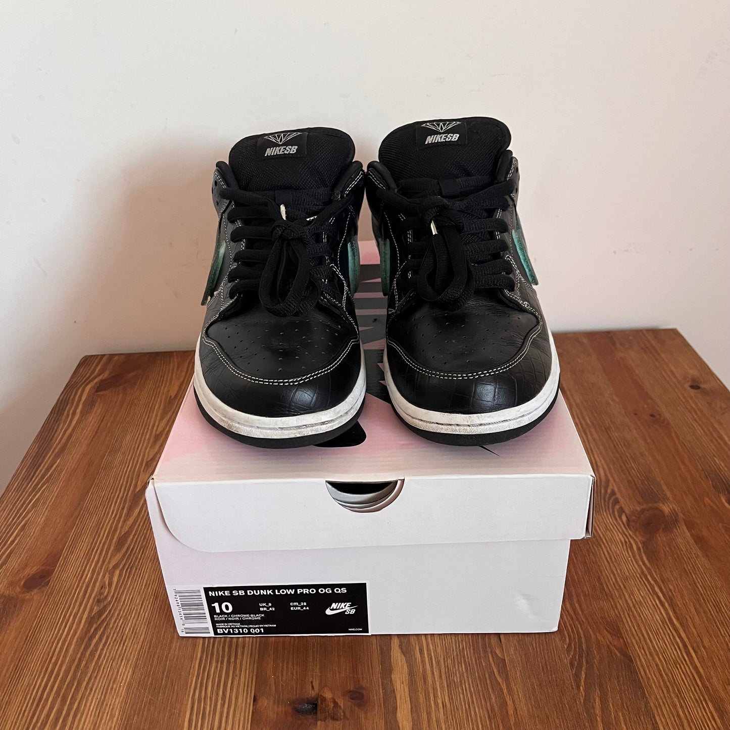 NIKE DUNK LOW SB DIAMOND SUPPLY BLACK UK9 (USED)