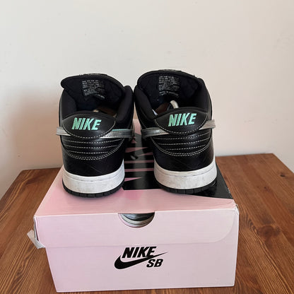 NIKE DUNK LOW SB DIAMOND SUPPLY BLACK UK9 (USED)