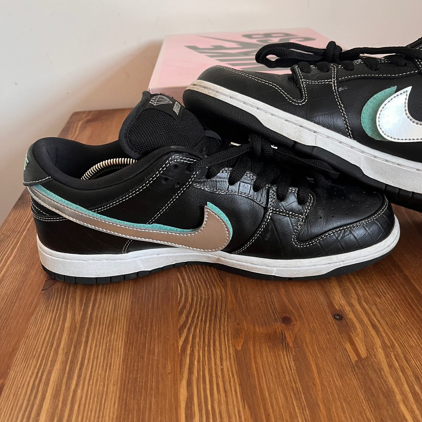 NIKE DUNK LOW SB DIAMOND SUPPLY BLACK UK9 (USED)