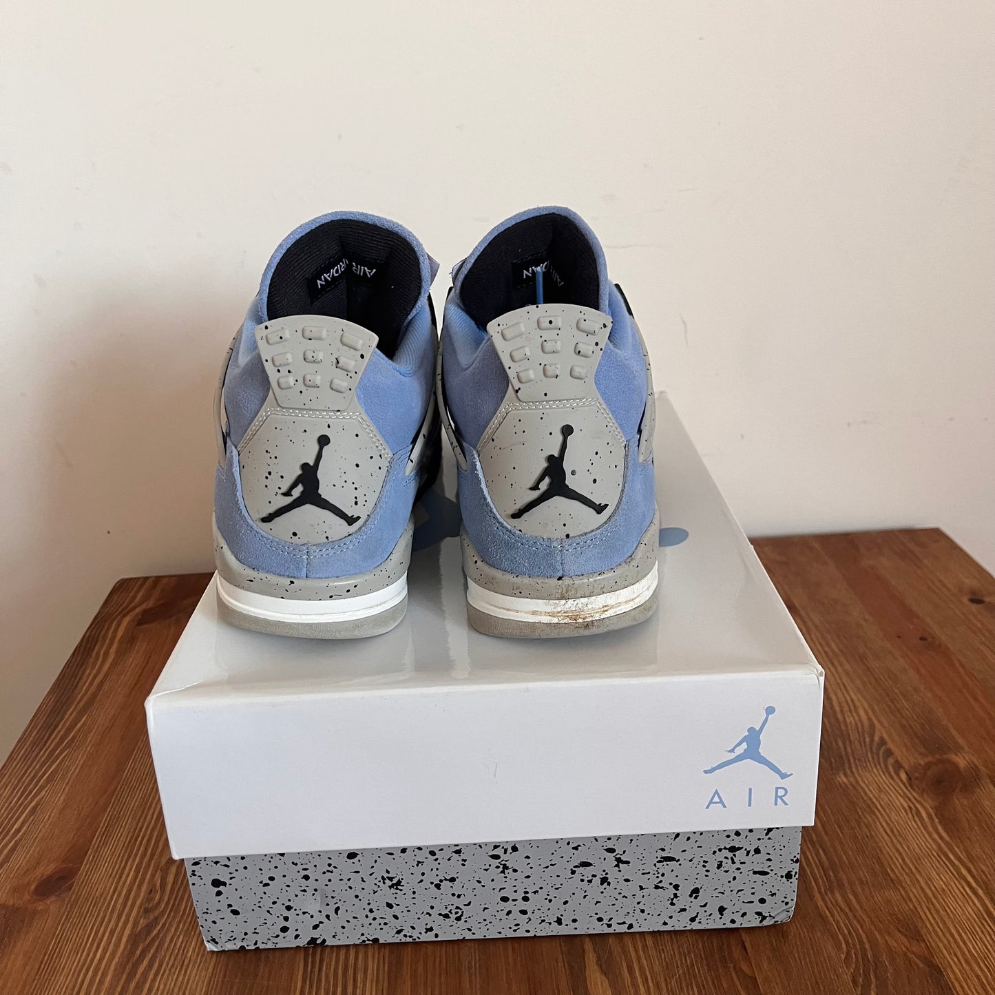 AIR JORDAN 4 UNIVERSITY BLUE UK7.5 (USED)