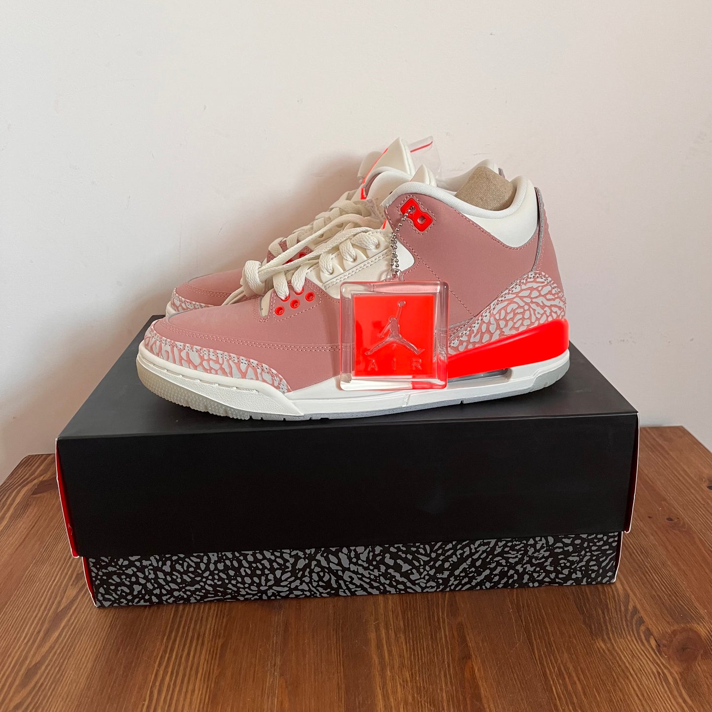 AIR JORDAN 3 RUST PINK (W) UK6.5 (NEW)