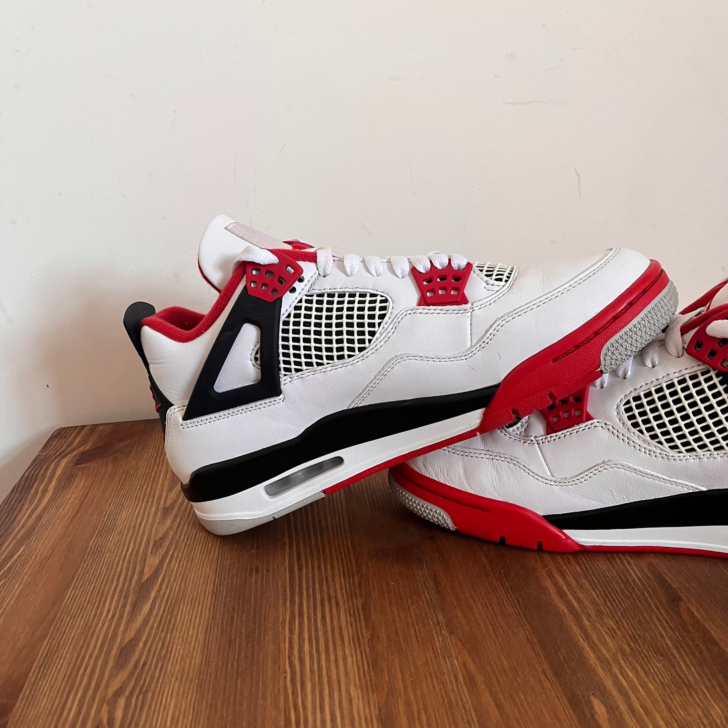 AIR JORDAN 4 FIRE RED 2020 UK7 (USED)