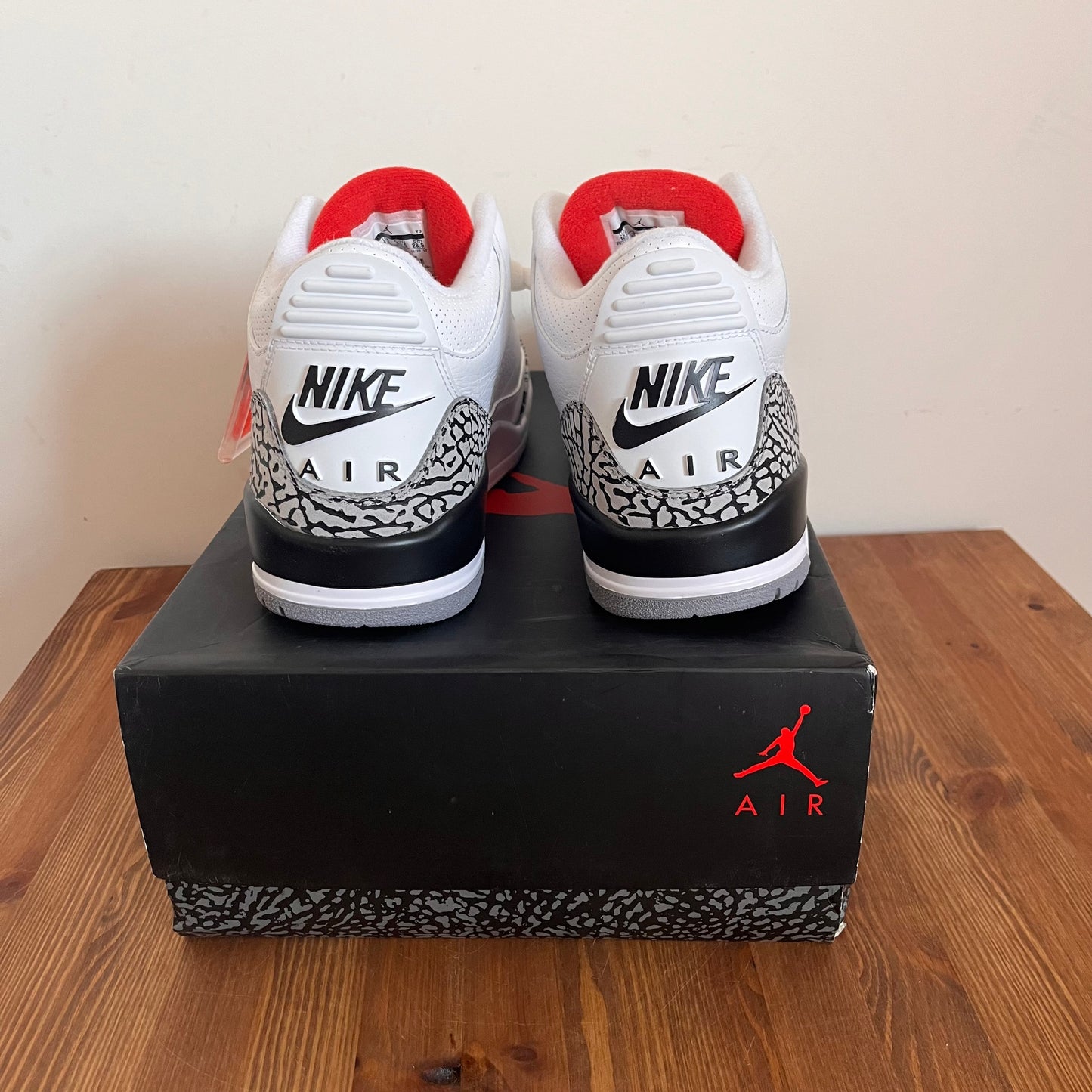 AIR JORDAN 3 WHITE CEMENT 1988 DUNK CONTEST UK9.5 (NEW)