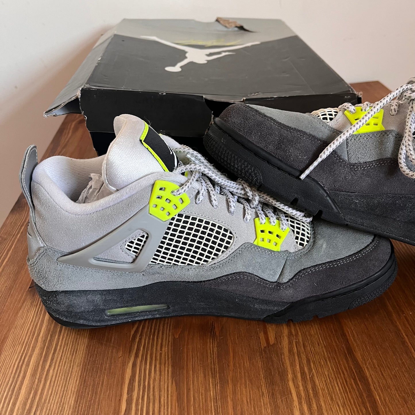 AIR JORDAN 4 NEON 95 UK11 (USED)