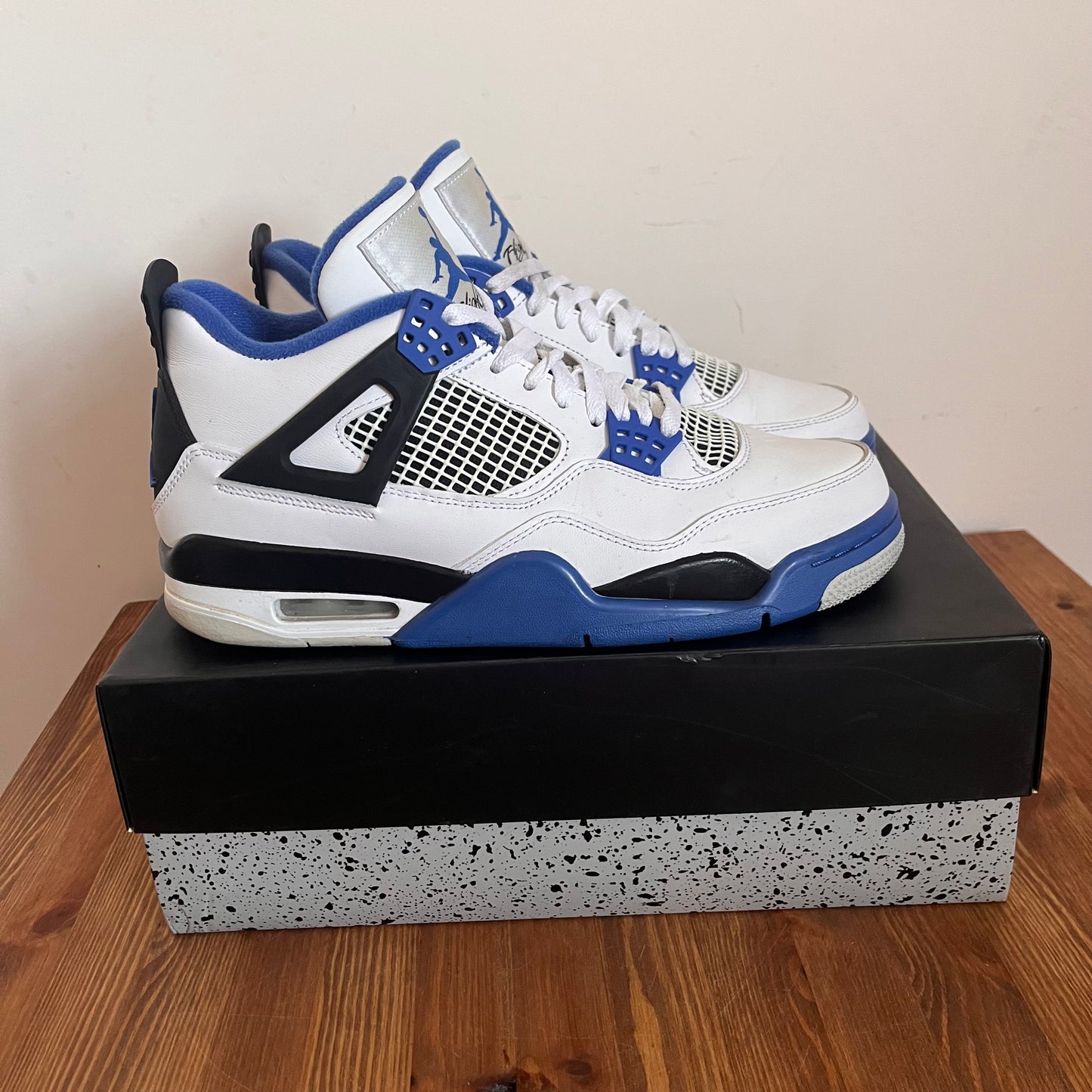 AIR JORDAN 4 MOTORSPORT UK8 (USED)