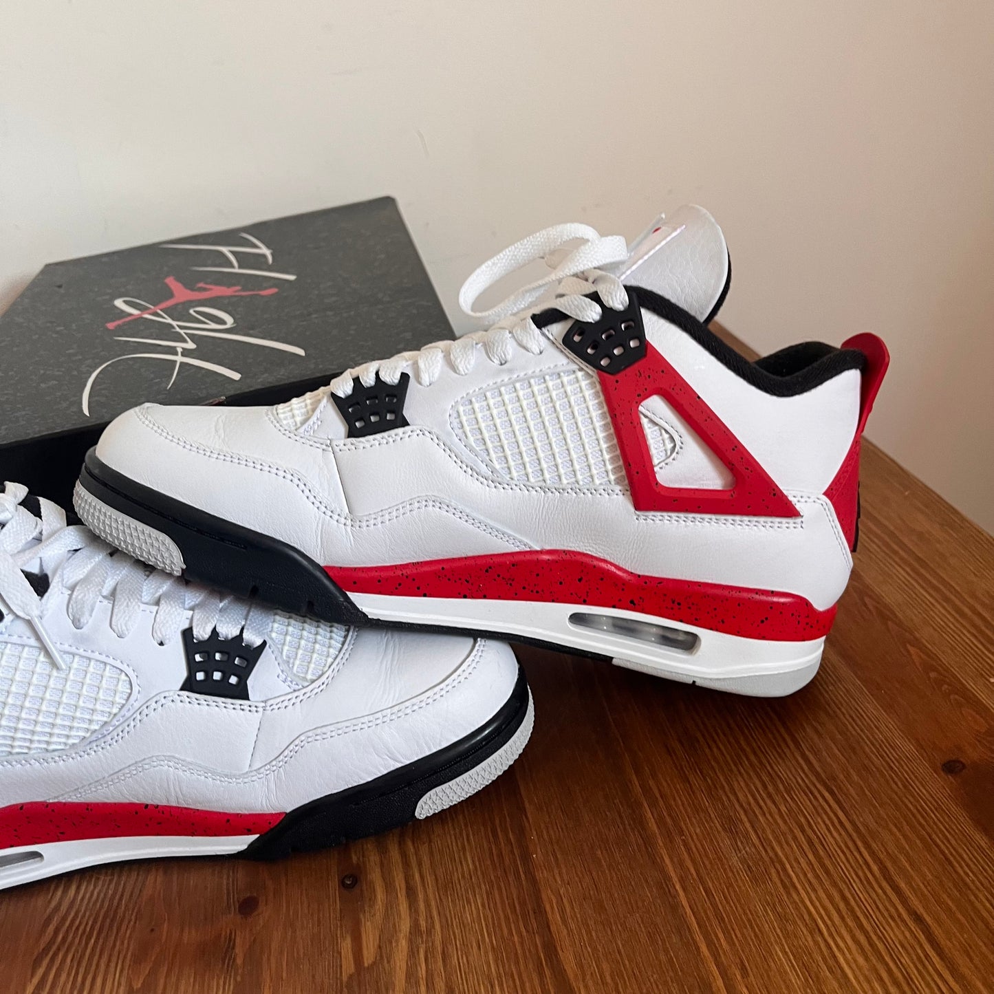 AIR JORDAN 4 RED CEMENT UK9 (USED)