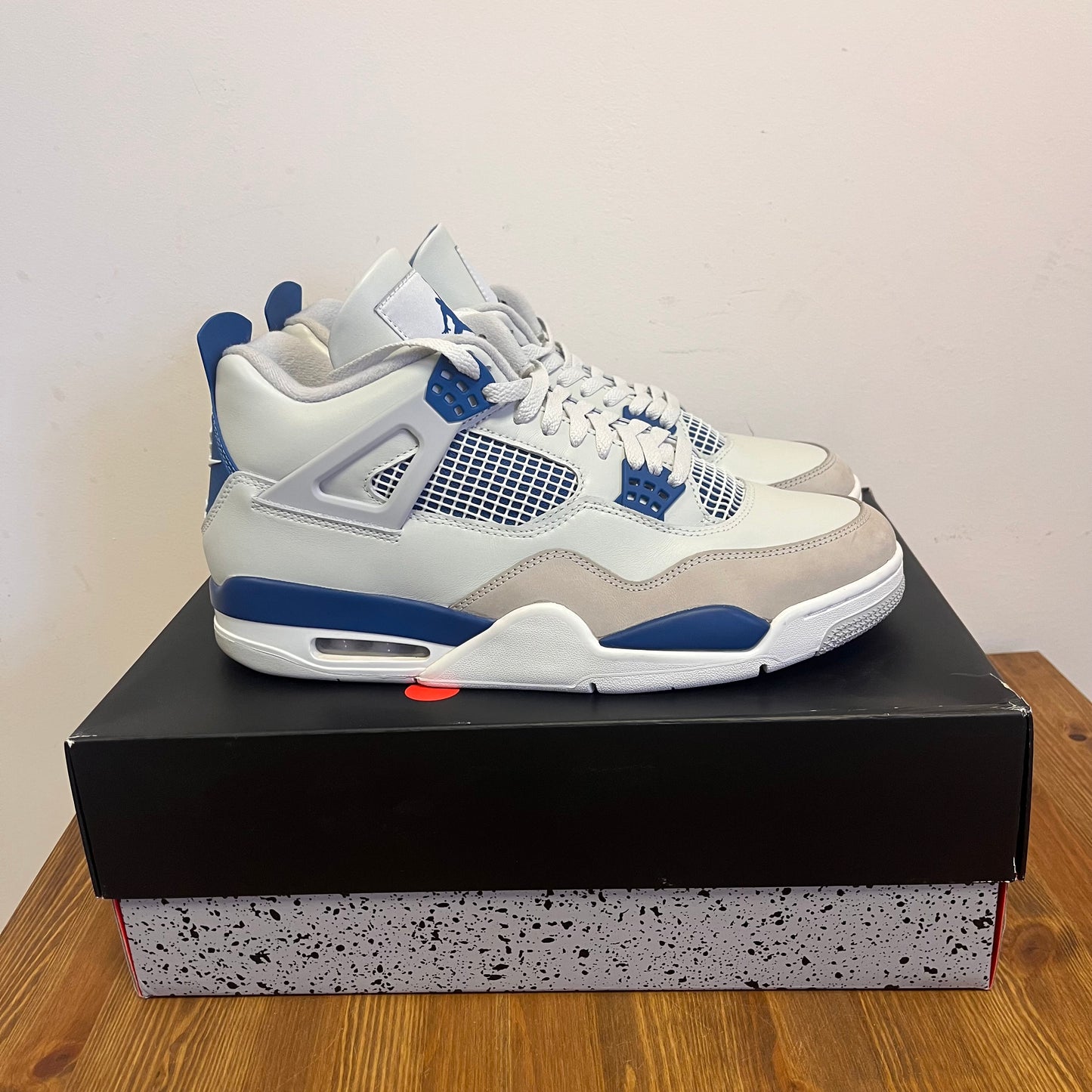 AIR JORDAN 4 INDUSTRIAL BLUE UK11 (USED)