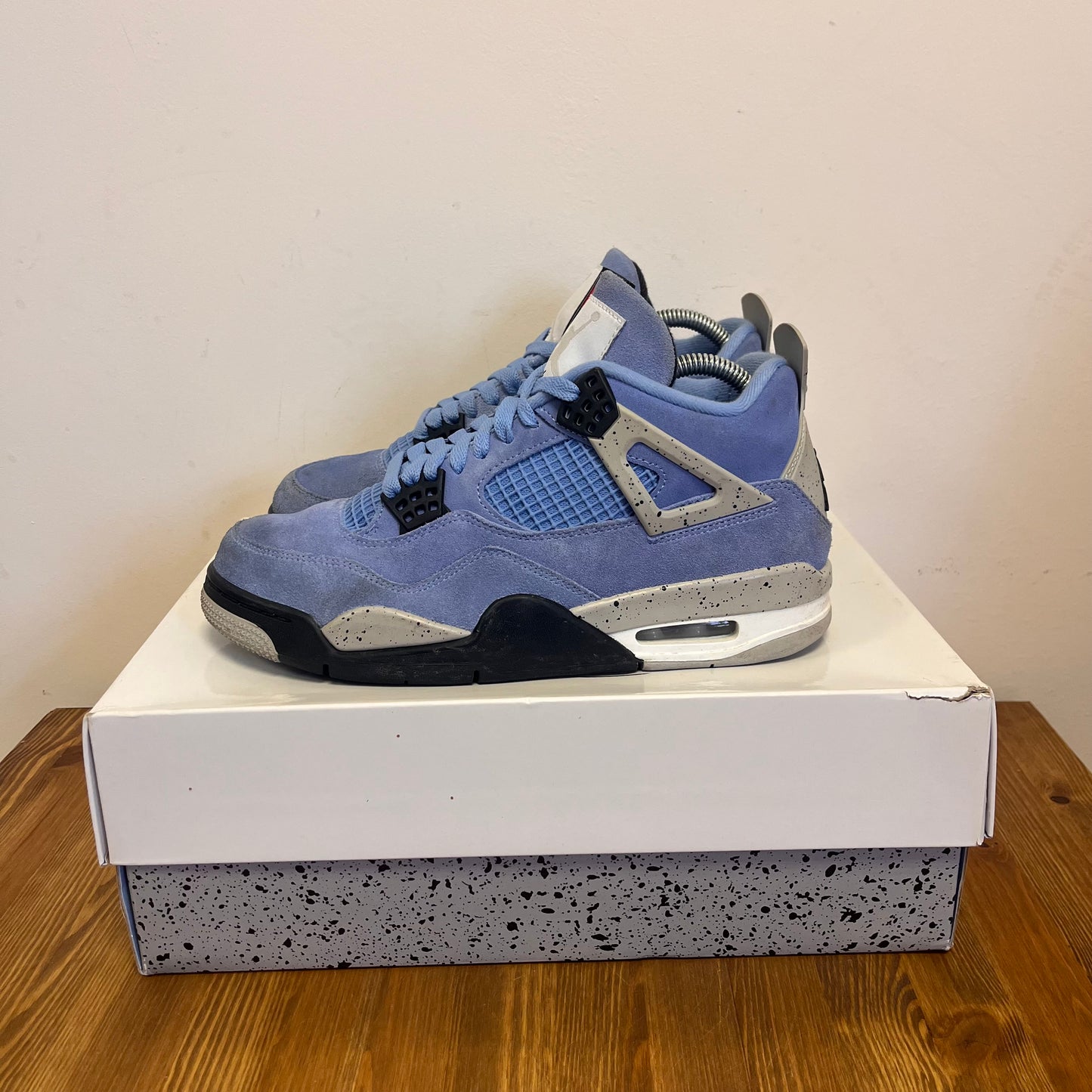 AIR JORDAN 4 UNIVERSITY BLUE UK6.5 (USED)