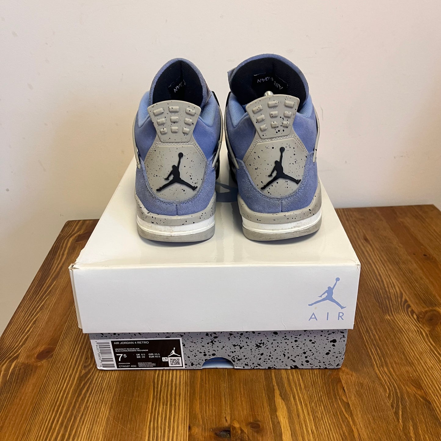 AIR JORDAN 4 UNIVERSITY BLUE UK6.5 (USED)