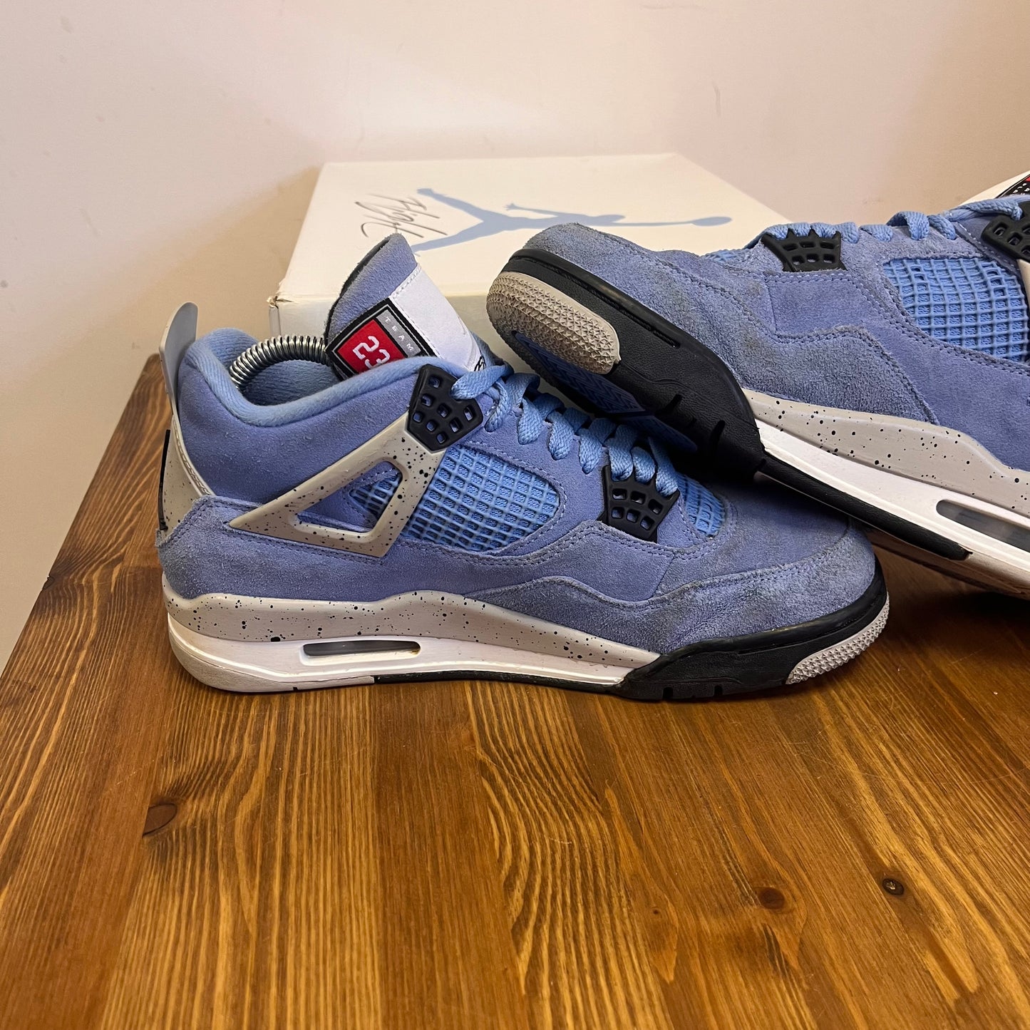 AIR JORDAN 4 UNIVERSITY BLUE UK6.5 (USED)