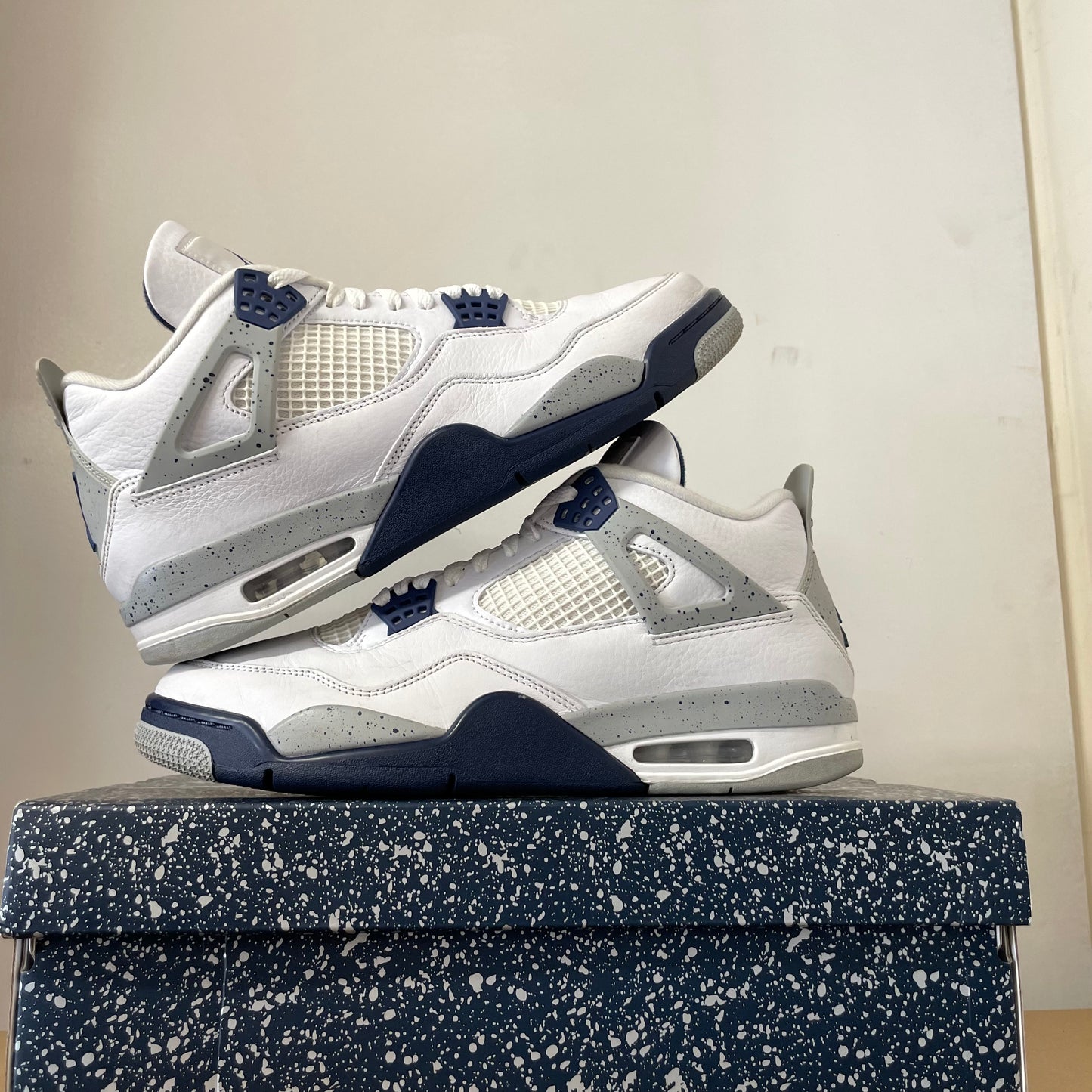 AIR JORDAN 4 MIDNIGHT NAVY UK10 (USED)