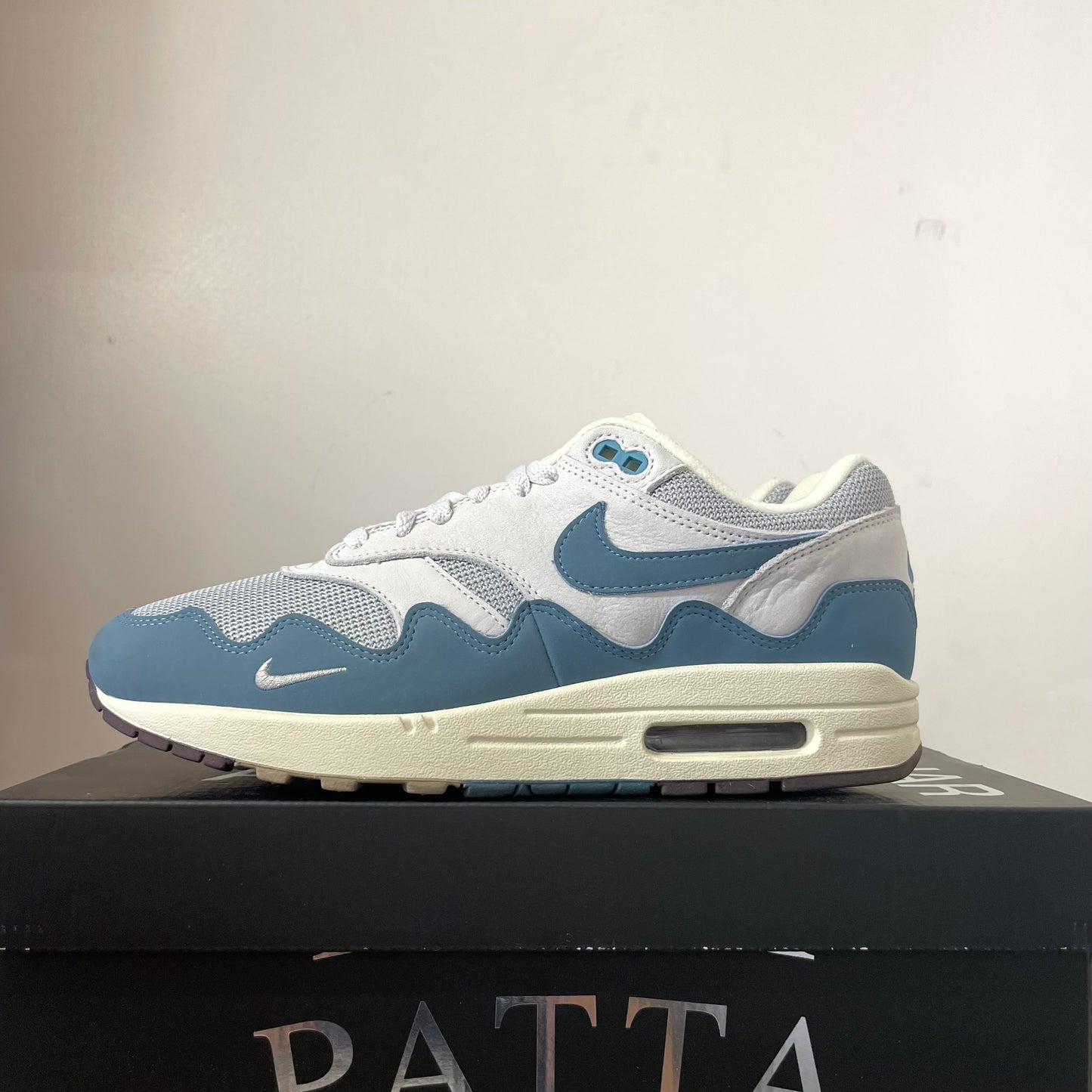 NIKE AIR MAX 1 PATTA AQUA UK7.5 (USED)