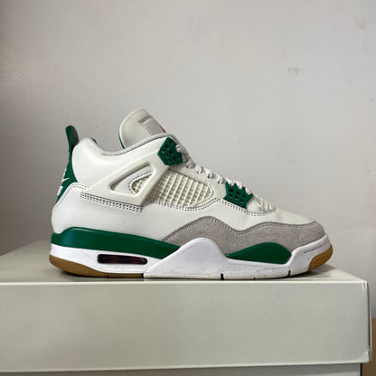 AIR JORDAN 4 SB PINE GREEN UK6.5 (USED)