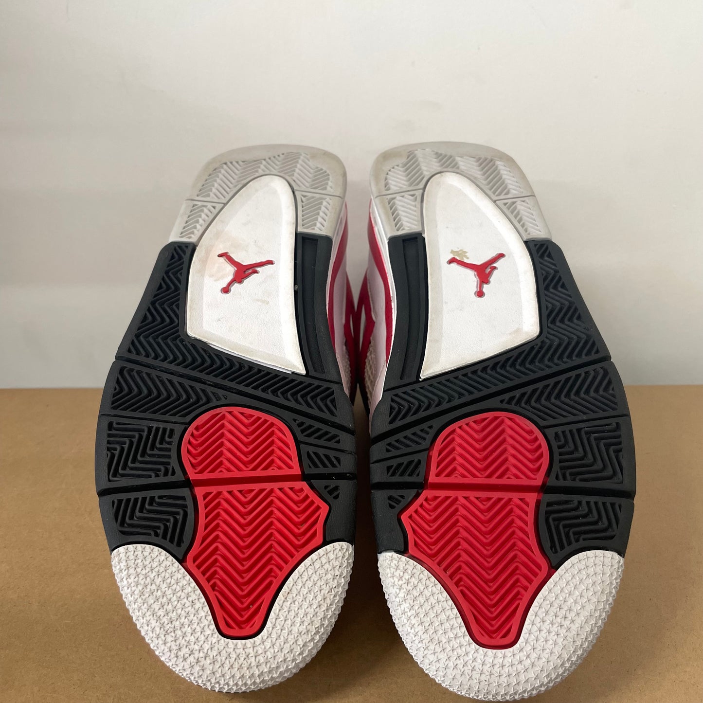 AIR JORDAN 4 RED CEMENT UK9 (USED)