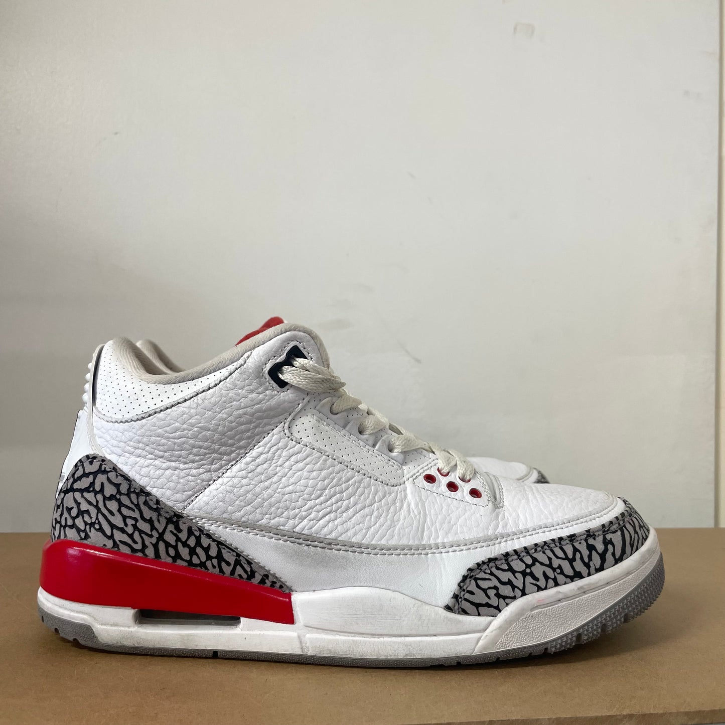 AIR JORDAN 3 HALL OF FAME UK7.5 (USED)