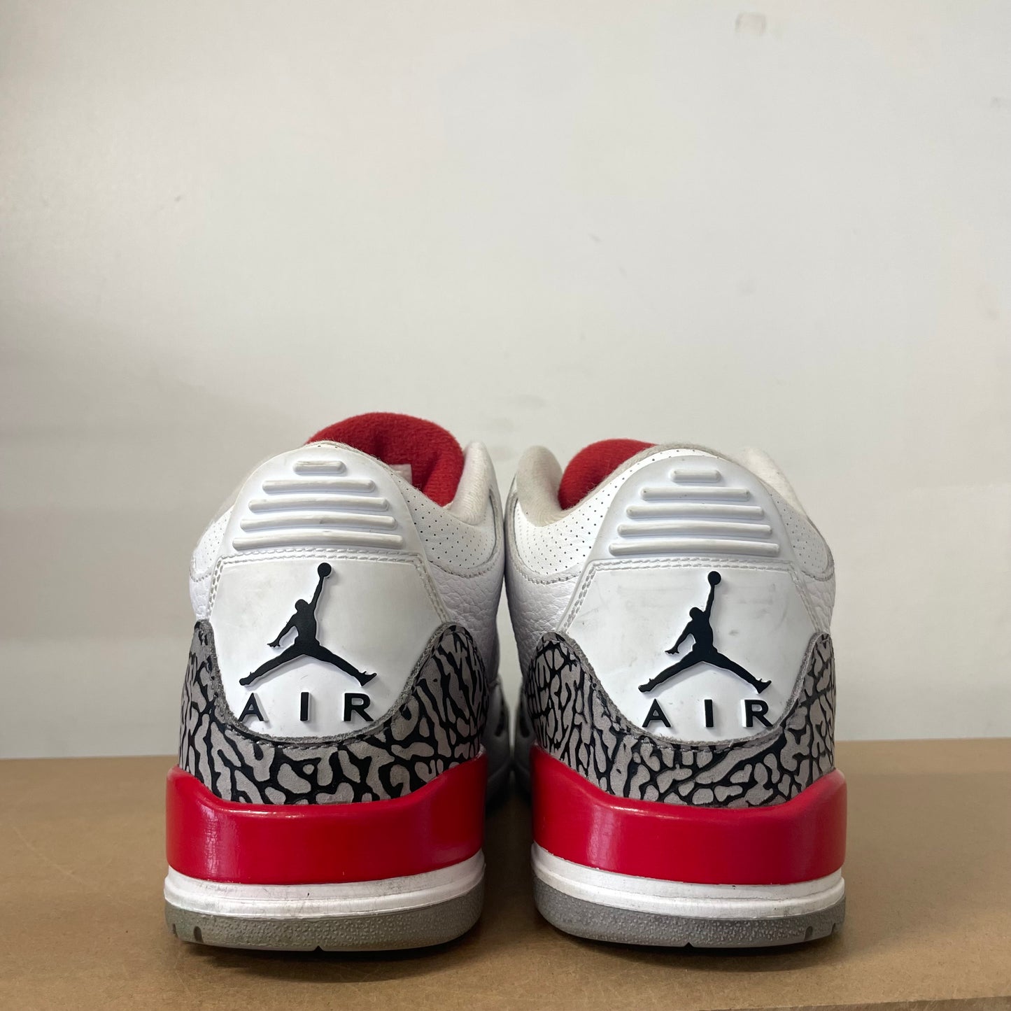 AIR JORDAN 3 HALL OF FAME UK7.5 (USED)