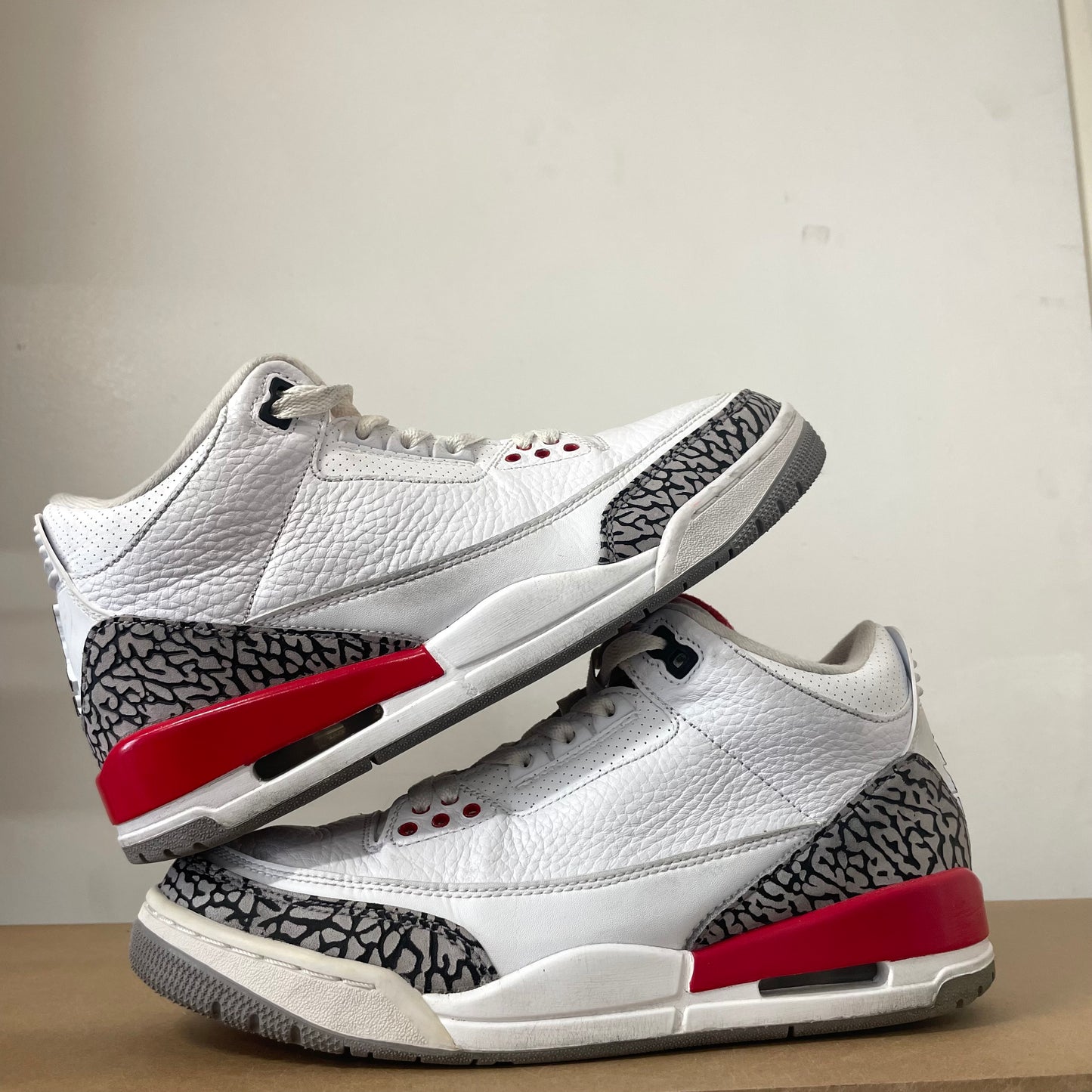 AIR JORDAN 3 HALL OF FAME UK7.5 (USED)