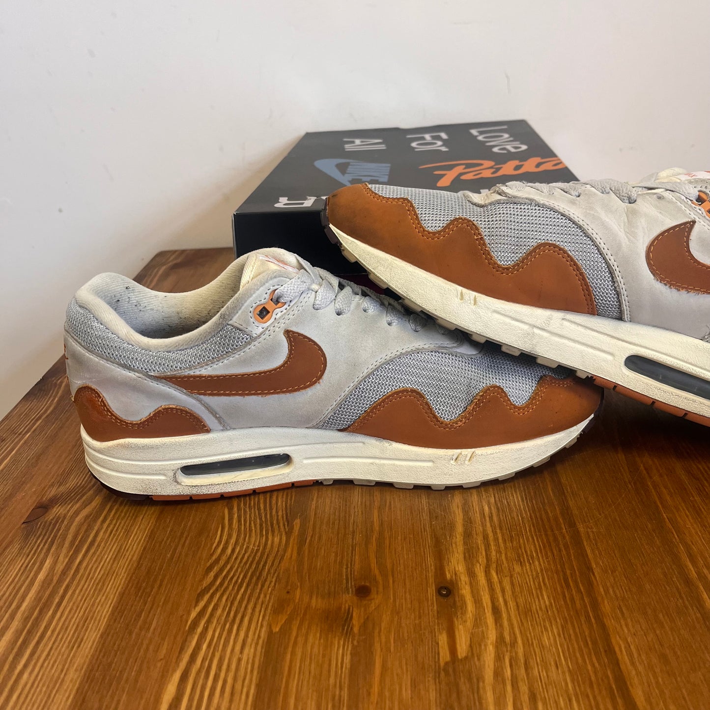 NIKE AIR MAX 1 PATTA MONARCH UK9 (USED)