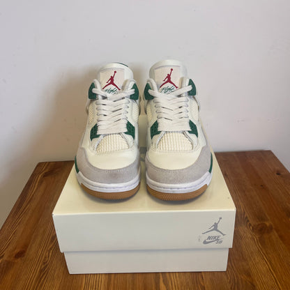 AIR JORDAN 4 SB PINE GREEN UK7.5 (USED)