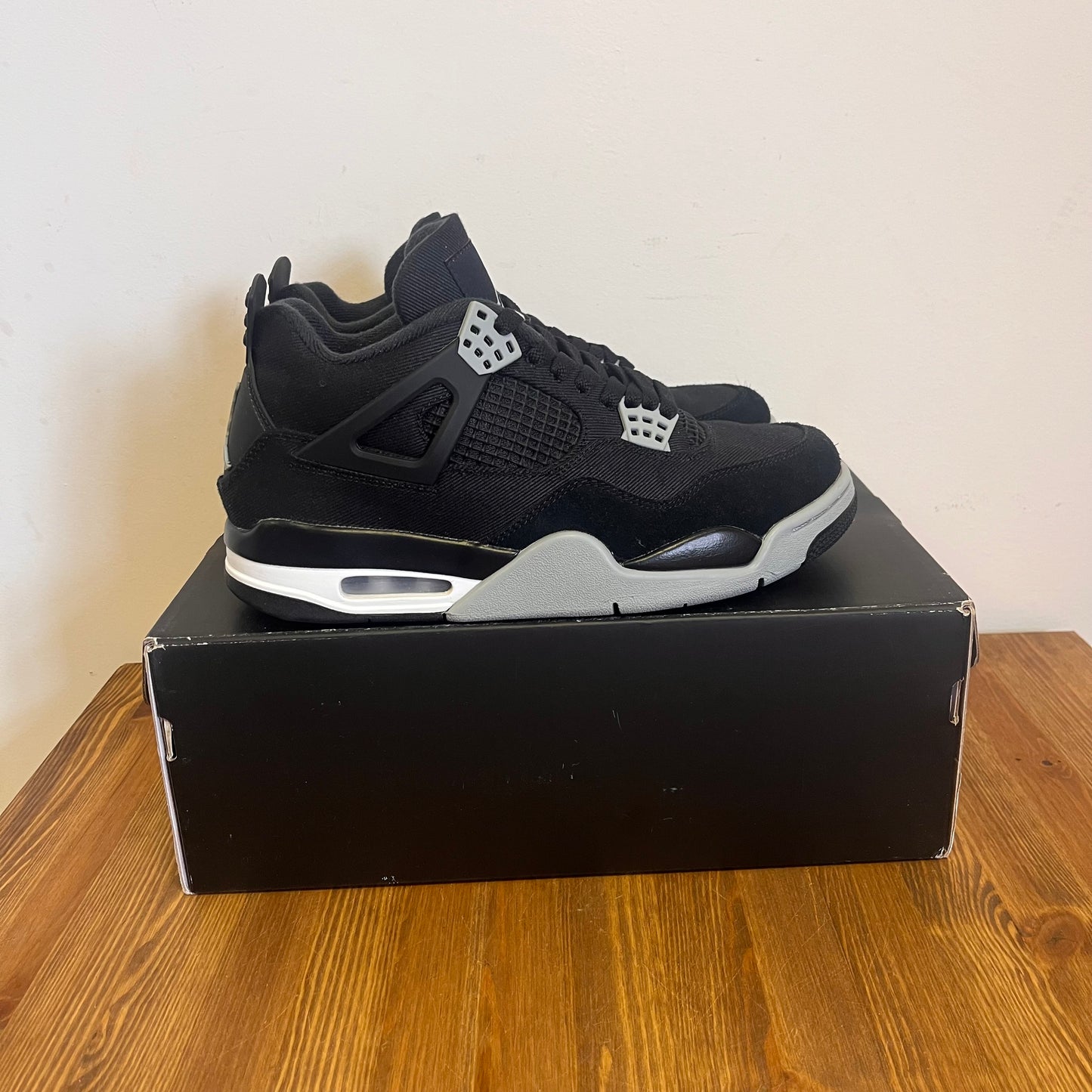 AIR JORDAN 4 BLACK CANVAS UK7 (USED)