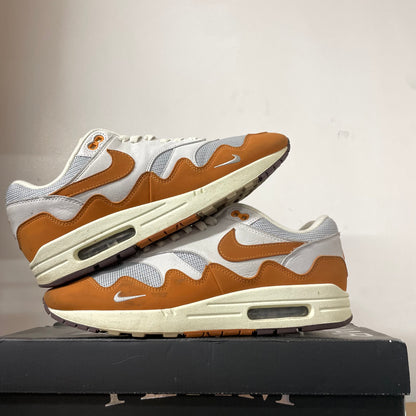 NIKE AIR MAX 1 PATTA MONARCH UK9 (USED)