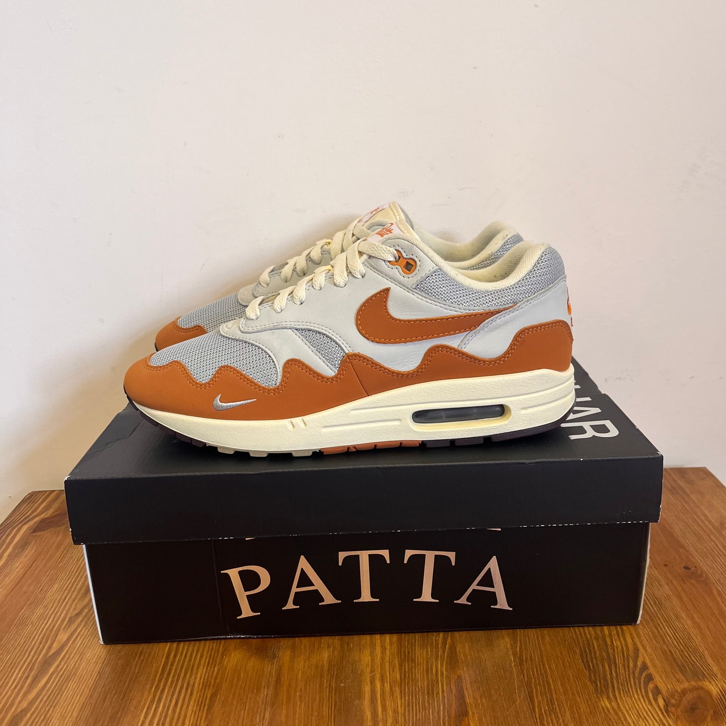 NIKE AIR MAX 1 PATTA MONARCH UK8.5 (USED)